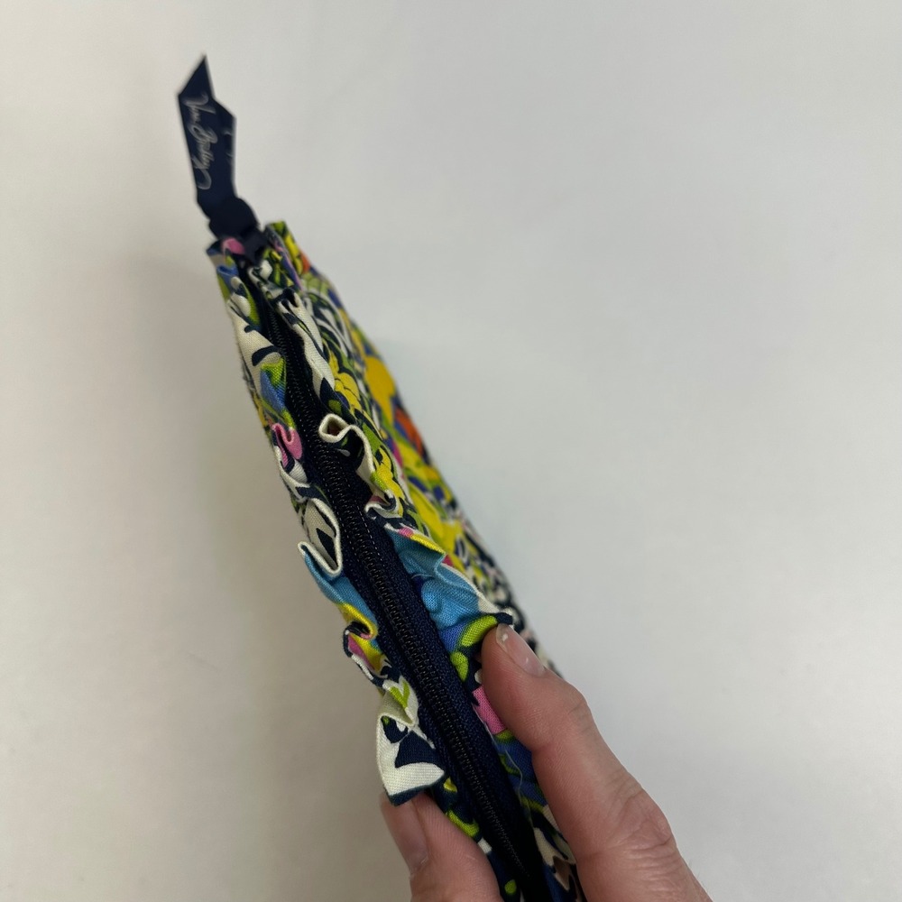 Vera Bradley Rio Pattern Colorful Makeup Bag Ruffle - Picture 8 of 13